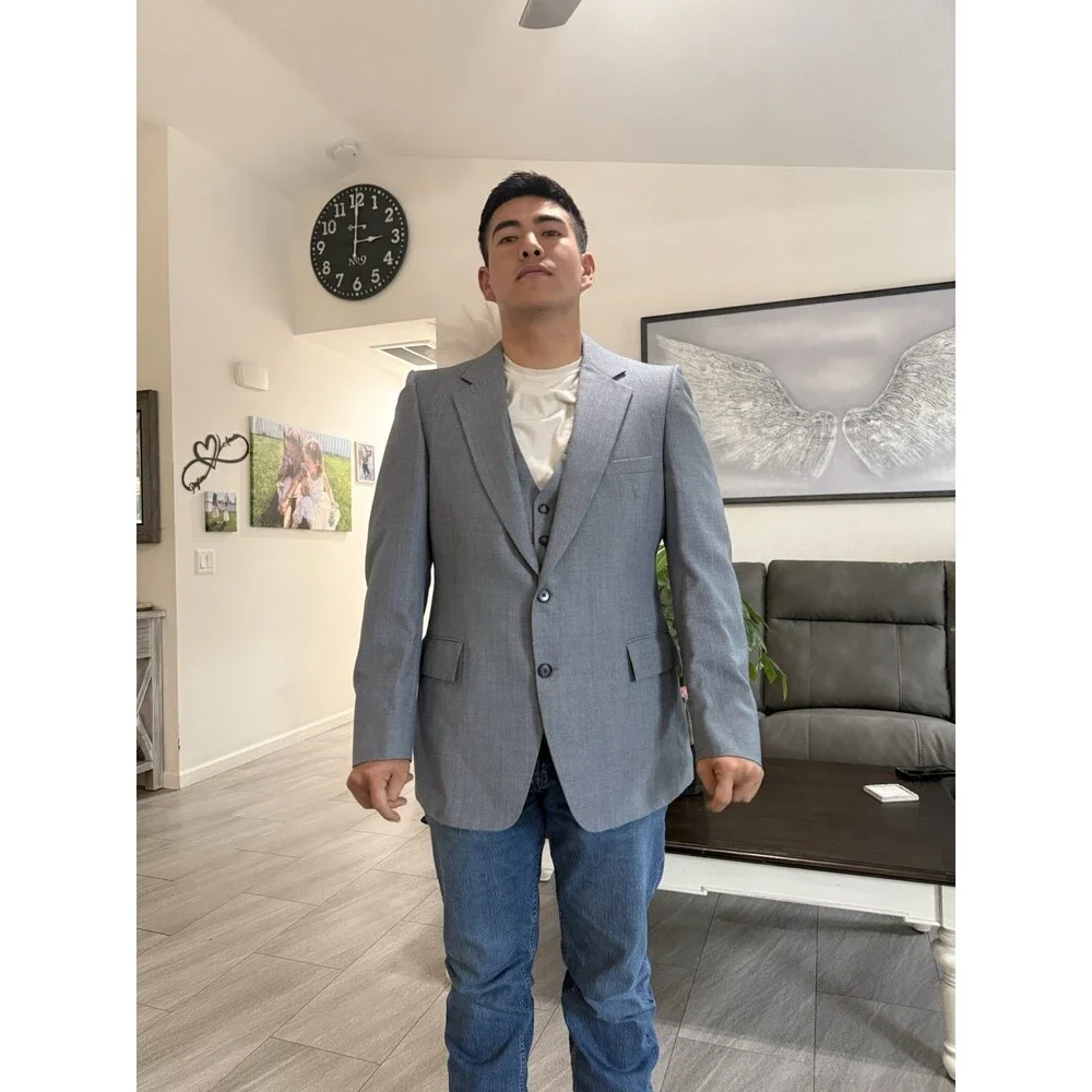 VINTAGE Blazer Mens 42R Gray 3 Piece Suit Jacket Sport Coat Pinstripe
